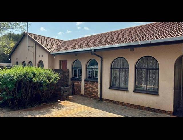 3 BEDROOM HOUSE FOR SALE IN MAYBERRY PARK